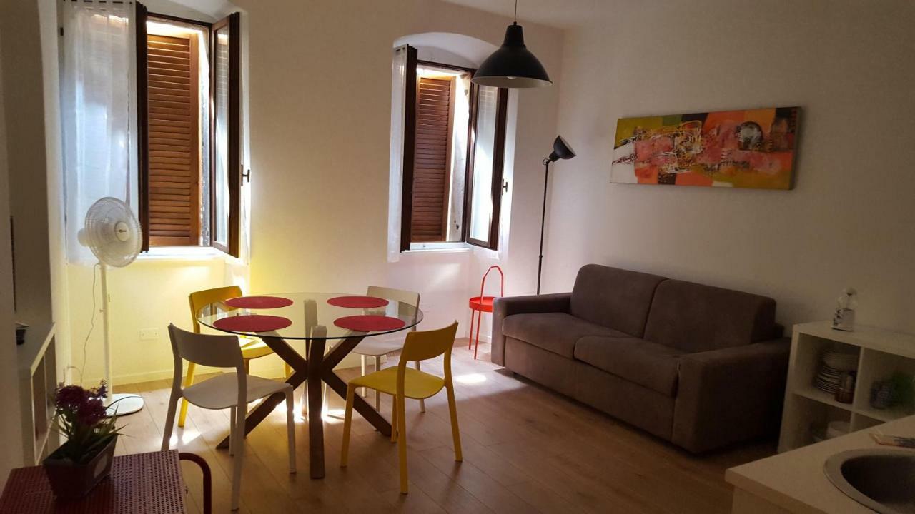 Appartamento Sunrise - Centro Storico N1 ริวาเดลการ์ดา ภายนอก รูปภาพ